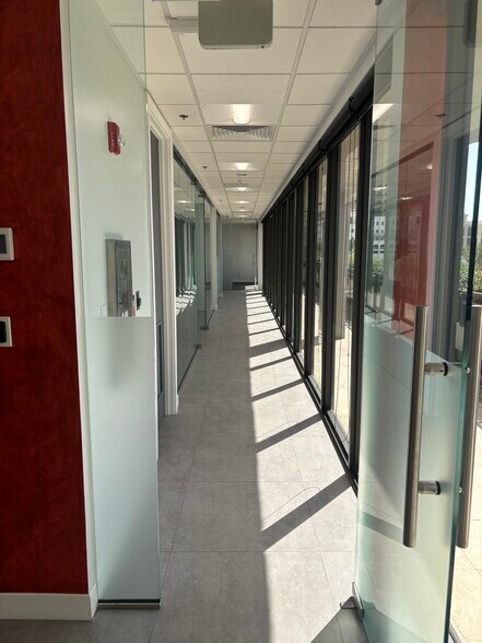 More Photos Of 1701 Ponce De Leon Blvd, Coral Gables Office For Lease