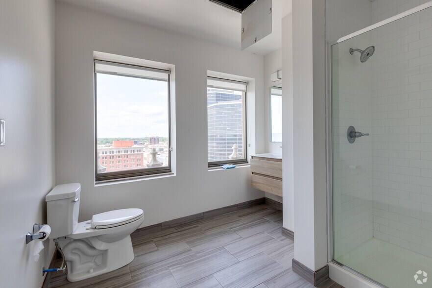 More Photos Of 403 S Cheyenne Ave, Tulsa Apartments For Lease