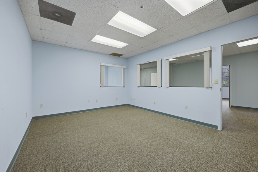 More Photos Of 5 Federal St, Danvers Medical For Lease