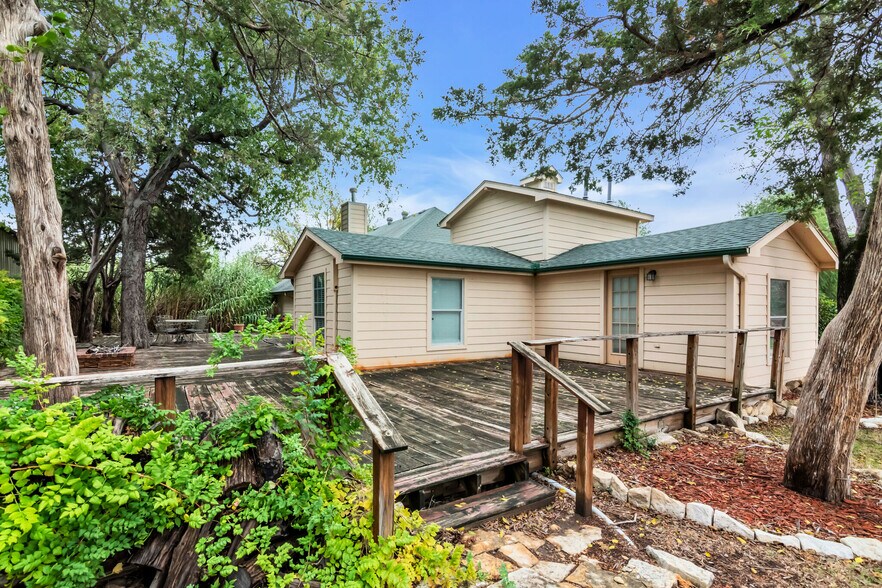 More Photos Of 4116 Keller Hicks Rd, Fort Worth Light Distribution For Sale