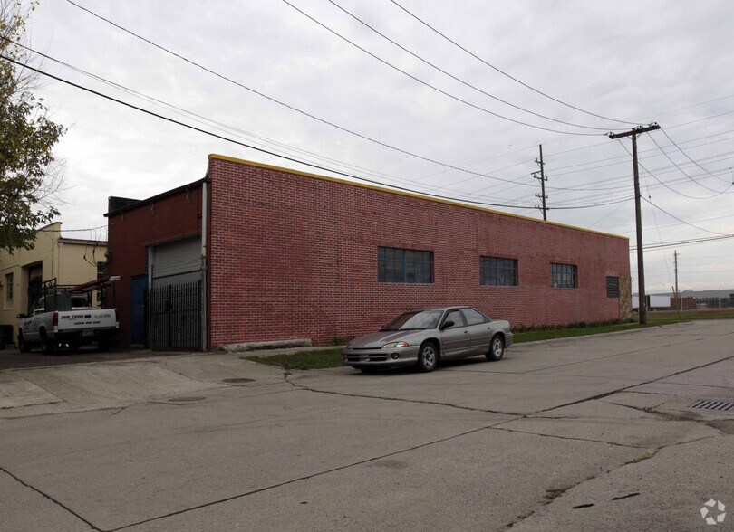More Photos Of 22506 Sherwood Ave, Warren Warehouse For Sale
