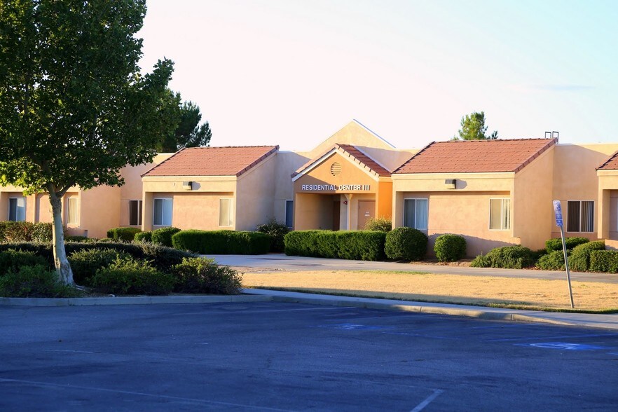 More Photos Of 3700 W Avenue L, Lancaster Schools For Lease