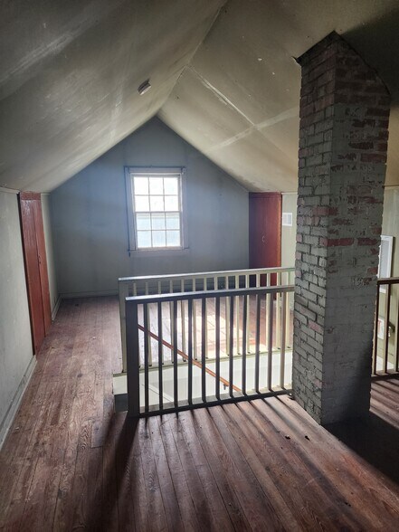 More Photos Of 109 Few St, Greer Office For Lease