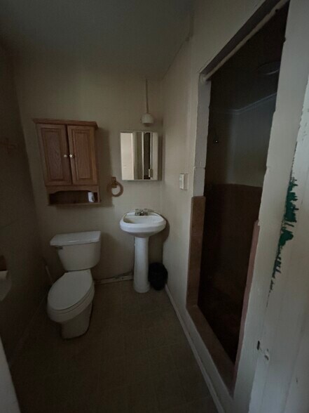 More Photos Of 8230 Highland Rd, White Lake Hotel For Sale