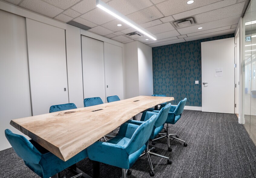 More Photos Of 180 Dundas St W, Toronto Coworking Space