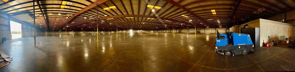More Photos Of 847 W Main St, Lake City Warehouse For Lease