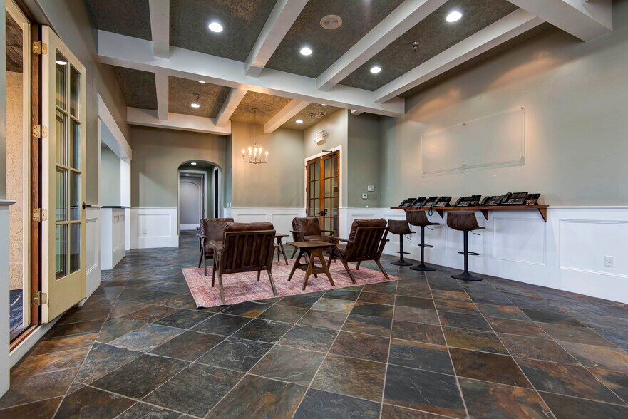 More Photos Of 1531 E Bradford Pky, Springfield Medical For Sale