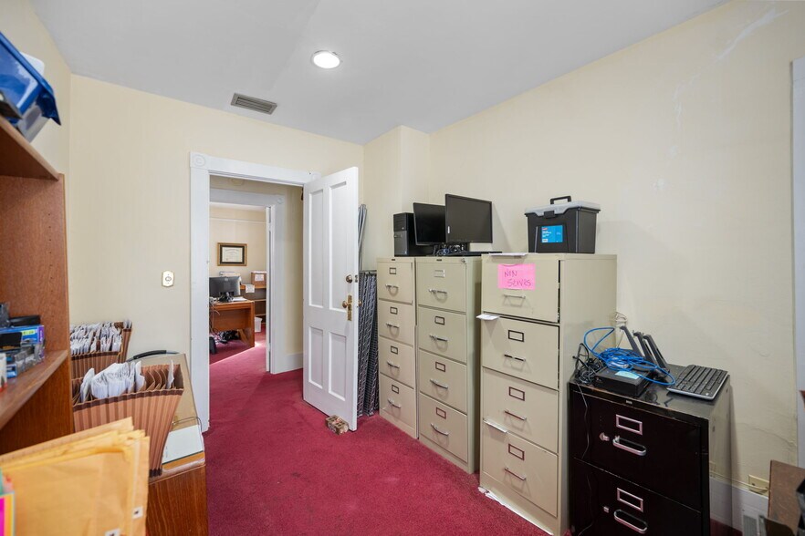 More Photos Of 339 S Ridgewood Ave, Daytona Beach Office Residential For Sale