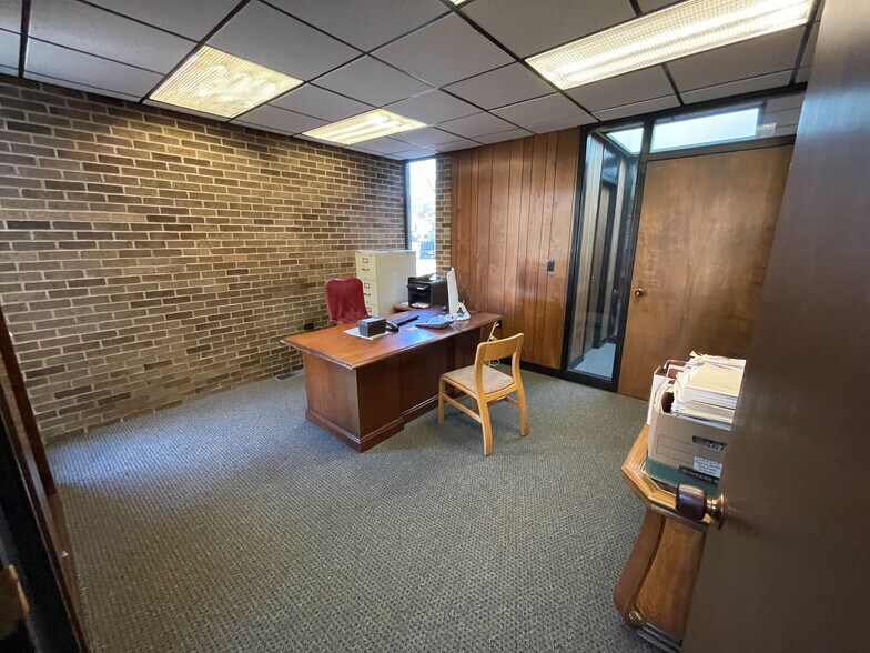 More Photos Of 1126 6th Ave, Beaver Falls Office For Lease