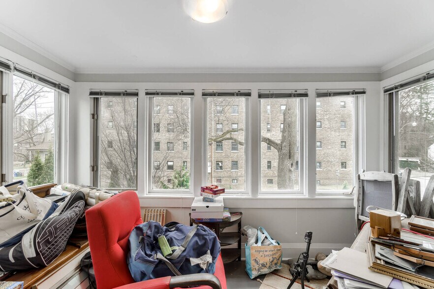 More Photos Of 4 Oriole Gdns, Toronto Apartments For Sale