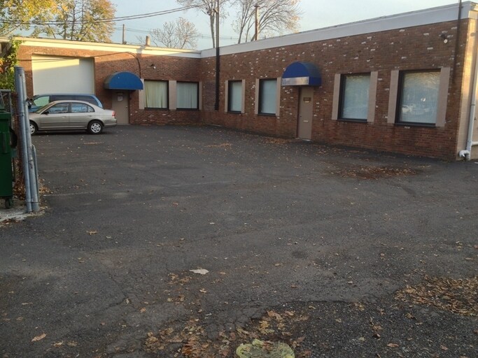More Photos Of 100 S Van Brunt St, Englewood Office For Lease