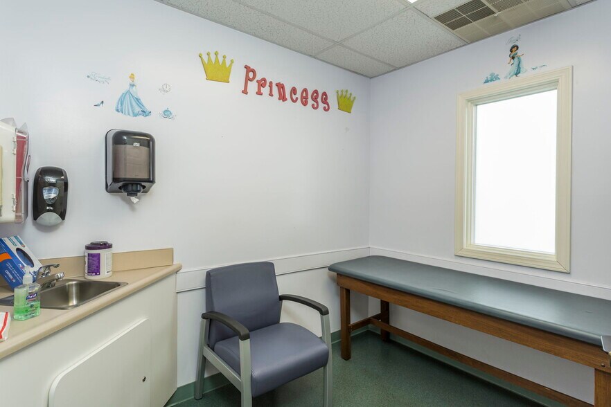 More Photos Of 1947 Medical Ave, Harrisonburg Medical For Lease