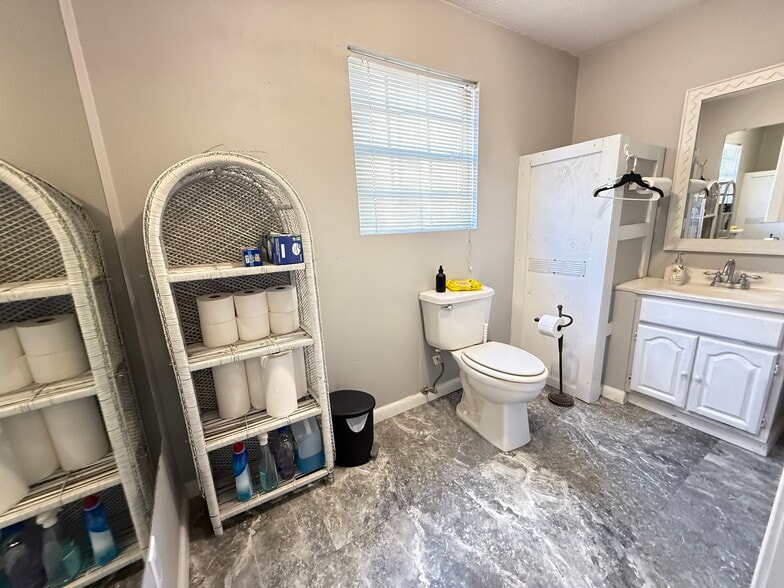 More Photos Of 313 HWY 84 hwy, Cairo Flex For Sale