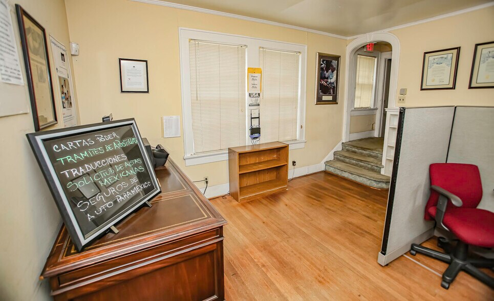 More Photos Of 4601 Caroline St, Houston Office For Lease