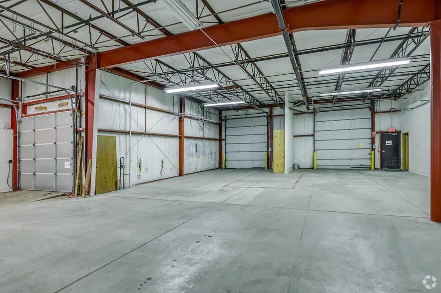 More Photos Of 2390 Industrial Dr, Neenah Warehouse For Sale