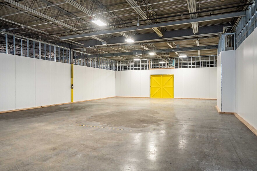 Primary Photo Of 6 Britton Dr, Bloomfield Warehouse For Lease
