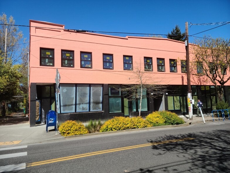 More Photos Of 3551-3561 SE Division St, Portland Storefront Retail Residential For Lease