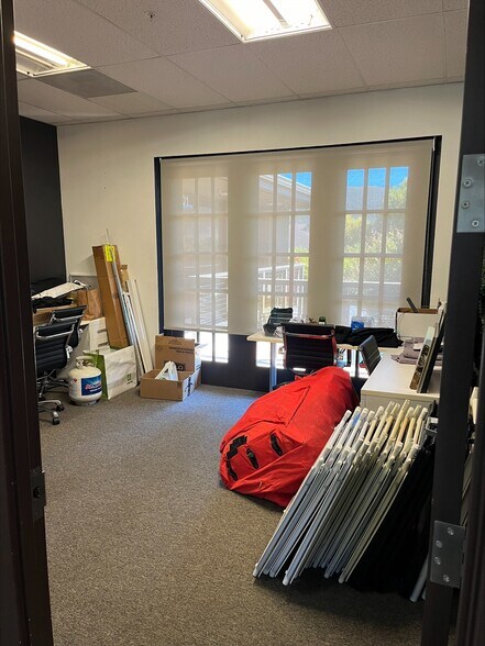 More Photos Of 26135 Carmel Rancho Blvd, Carmel General Retail For Lease