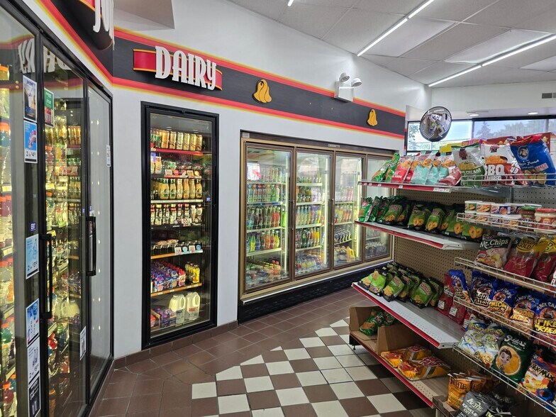 More Photos Of 7401 Jensen Blvd, Hanover Park Service Station For Sale