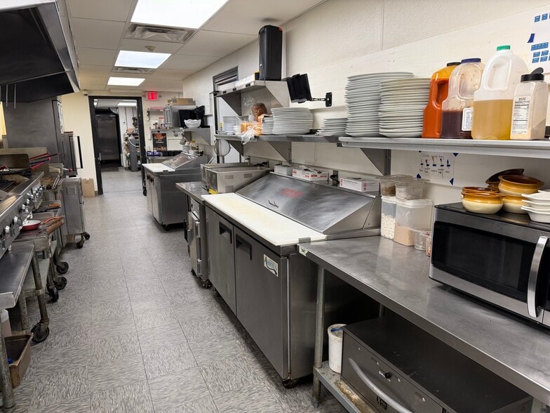 More Photos Of 617 S Washington St, New Paris Bar For Sale