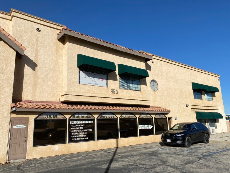 950 E Palmdale Blvd, Palmdale, CA 93550 Lofts/Showrooms For Lease