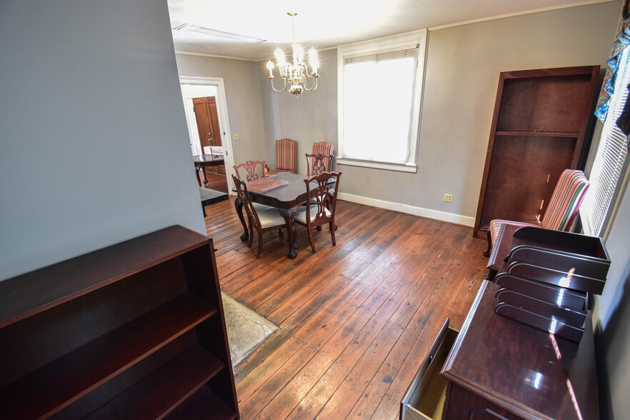 More Photos Of 2606 8th St, Tuscaloosa Office Residential For Sale