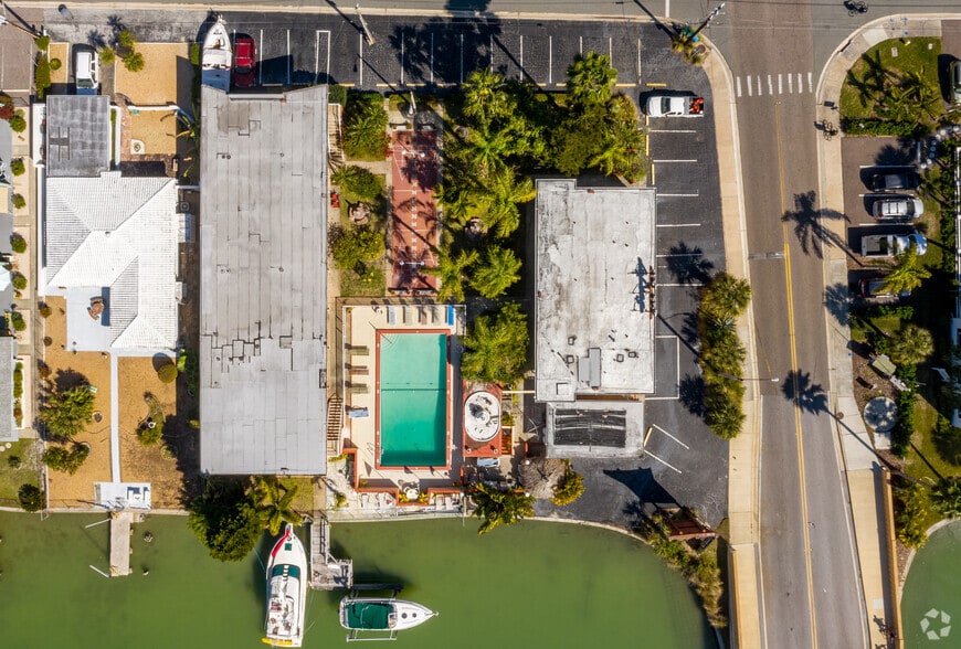 More Photos Of 11240 1st St, Treasure Island Hotel For Sale