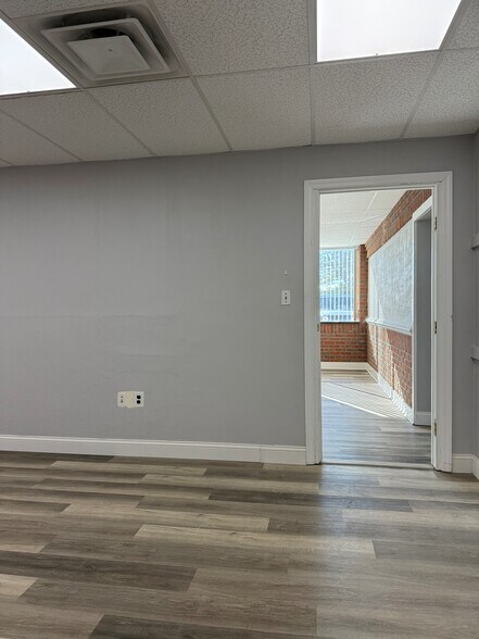 More Photos Of 35 Carlough Rd, Bohemia Warehouse For Lease