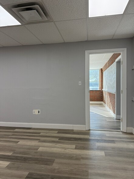 More Photos Of 35 Carlough Rd, Bohemia Warehouse For Lease