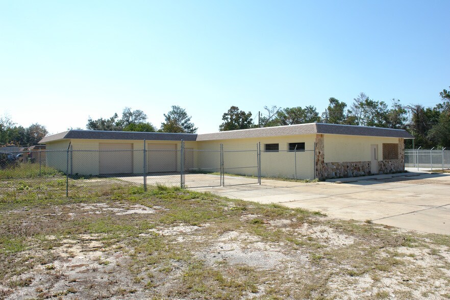 More Photos Of 733 Edge St, Fort Walton Beach Flex For Lease