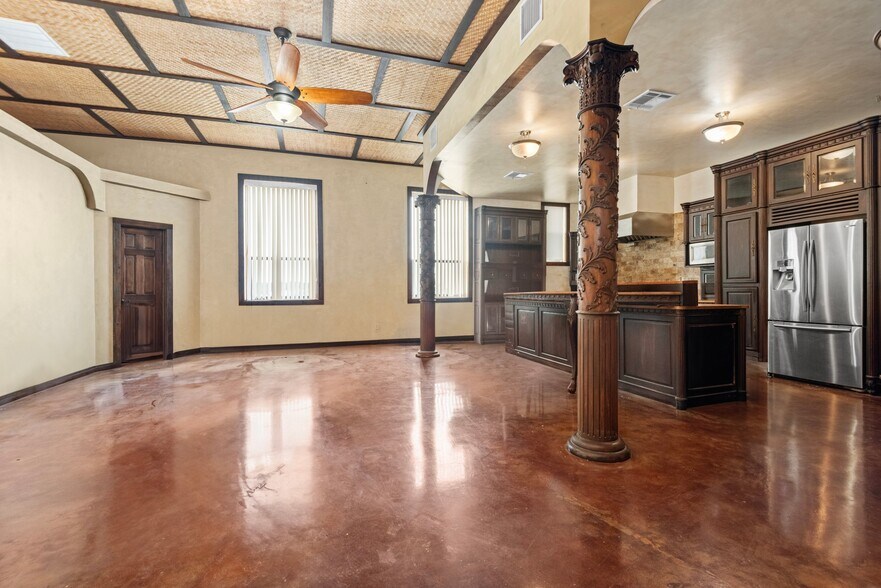 More Photos Of 1941 Spring Cypress Rd, Spring Warehouse For Sale