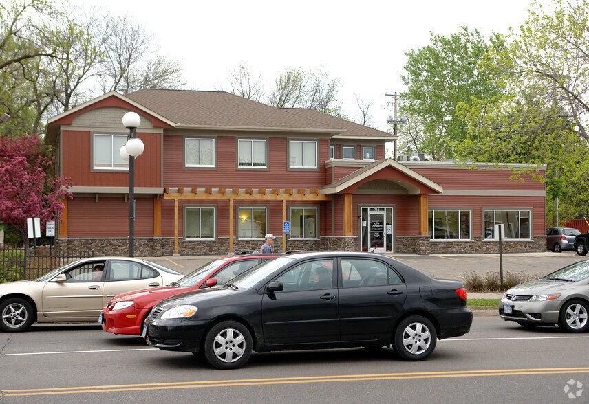 More Photos Of 730 Cleveland Ave S, Saint Paul Medical For Sale