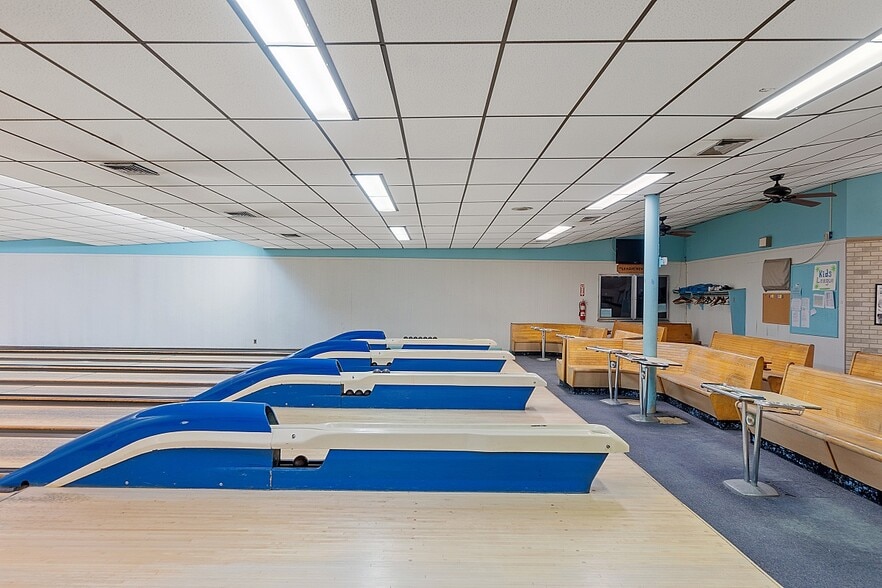 More Photos Of 78 Daniels St, Fitchburg Bowling Alley For Sale