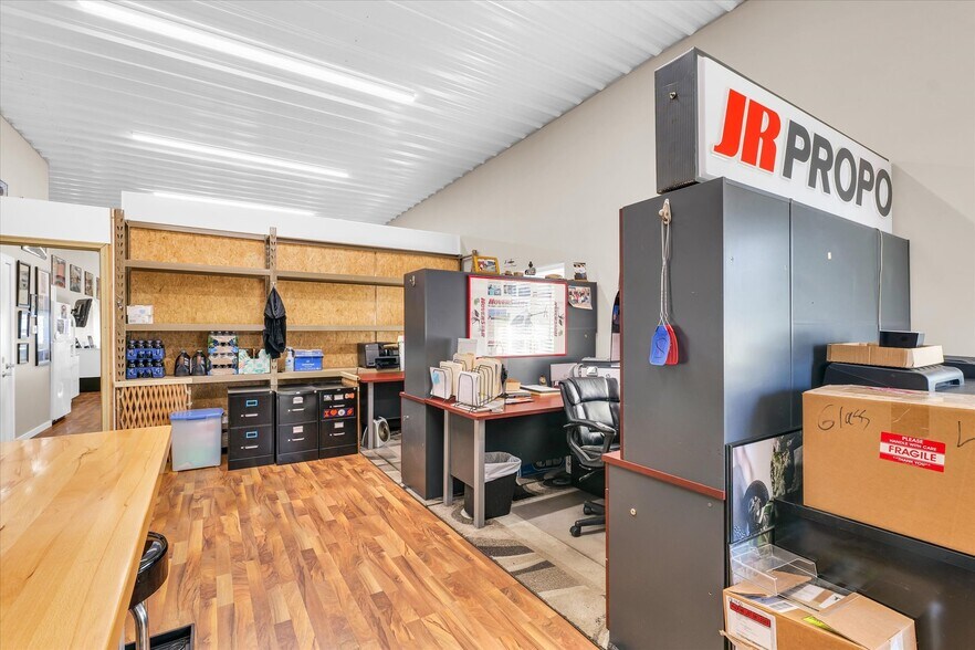 More Photos Of 109 Front St, Mansfield Industrial For Sale