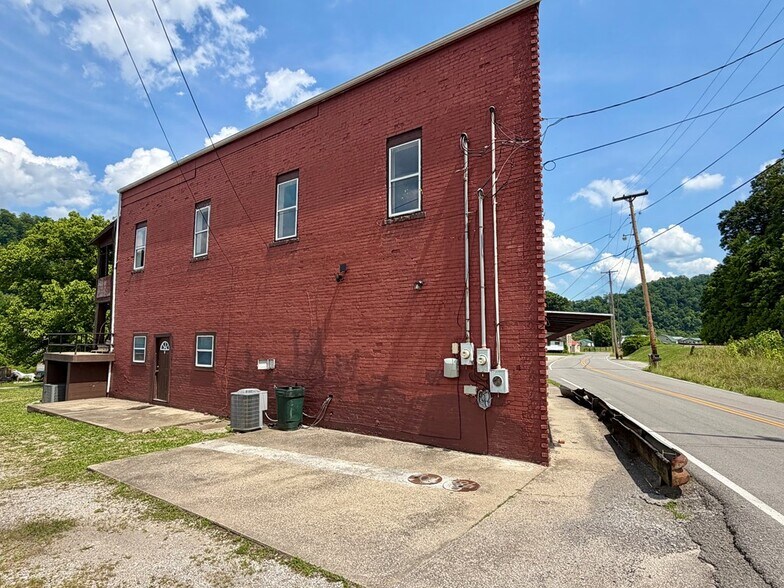 More Photos Of 484 Route 302, West Van Lear Specialty For Sale
