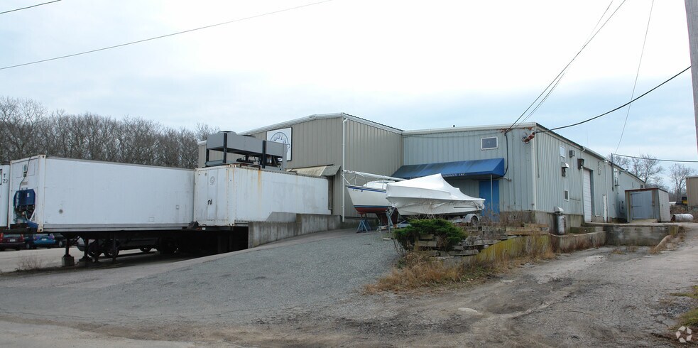 More Photos Of 20 Walts Way, Narragansett Warehouse For Sale