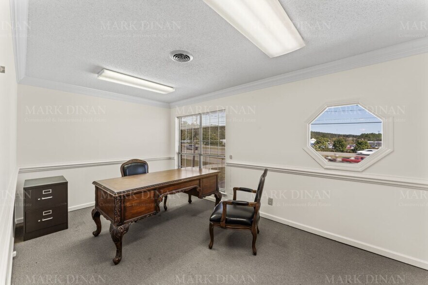 More Photos Of 2172 Pelham Pky, Pelham Office For Sale