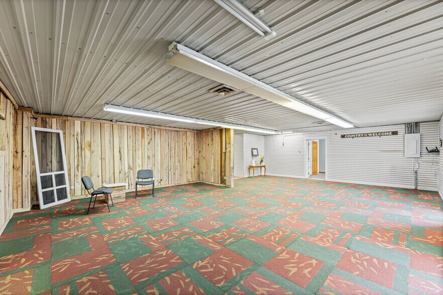 More Photos Of 600 N Maple St, Garnett General Retail For Sale