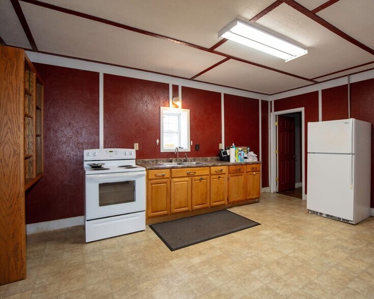 More Photos Of 505 S State Highway 53, Campbell Freestanding For Sale