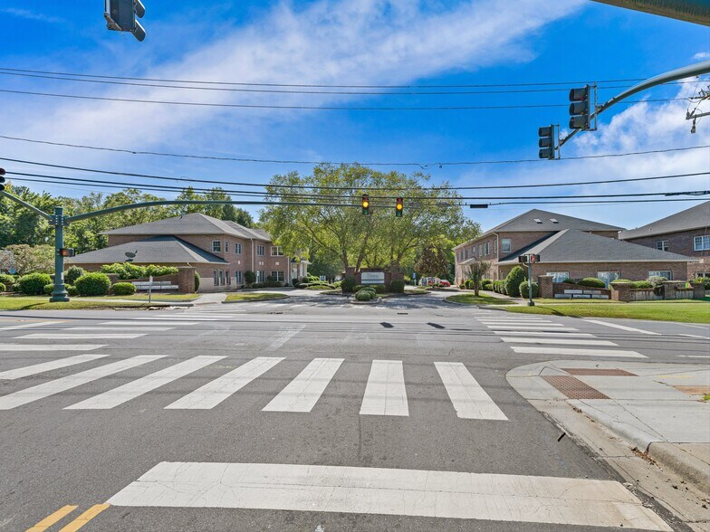 More Photos Of 120 Chadwick Square Ct, Hendersonville Medical For Lease