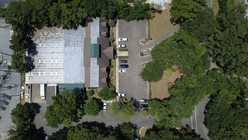 More Photos Of 10 Target Rd, Hilton Head Island Showroom For Sale