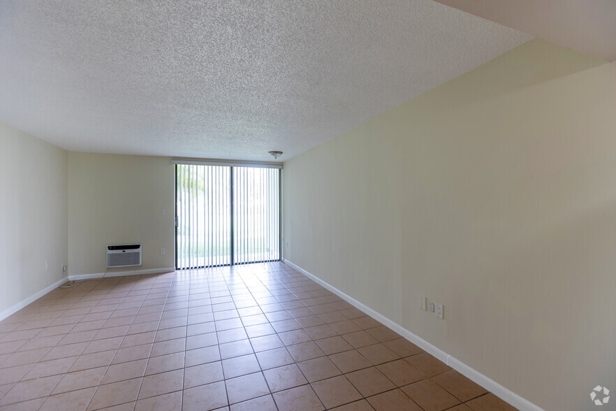 More Photos Of 750-770 NE 195th St, Miami Apartments For Sale