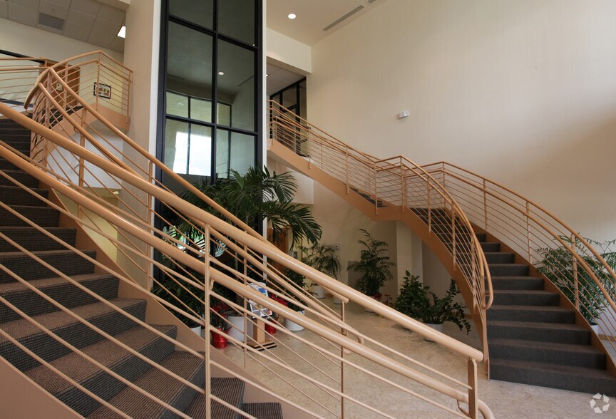 More Photos Of 3507 Lee Blvd, Lehigh Acres Medical For Lease
