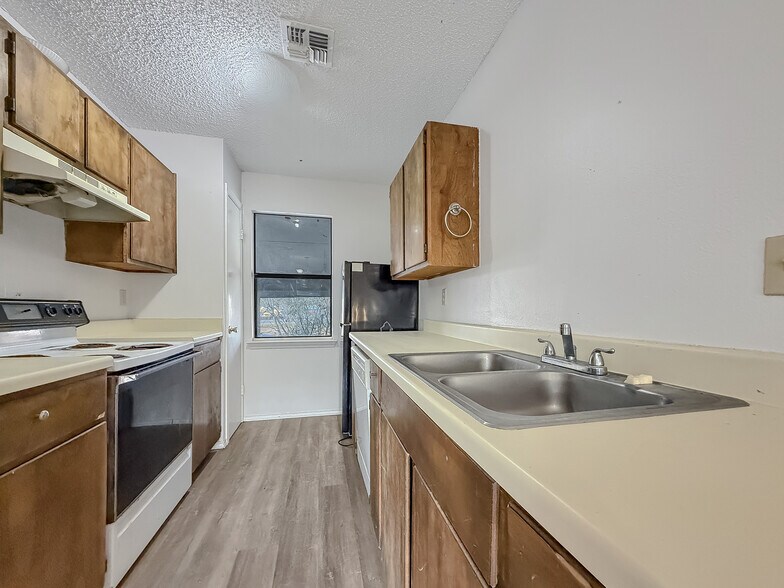 More Photos Of 1870 King David Dr, Three Rivers Apartments For Sale