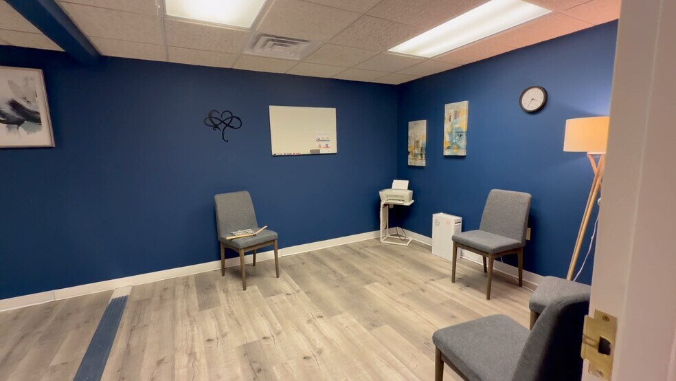 Primary Photo Of 82 Palomino Ln, Bedford Medical For Lease