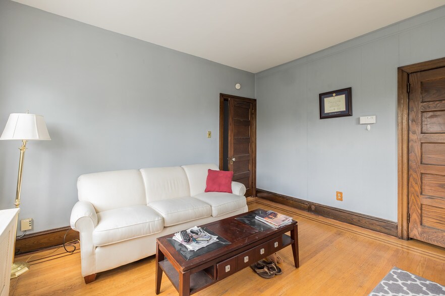 More Photos Of 214 Fayette St, Conshohocken Office Residential For Lease