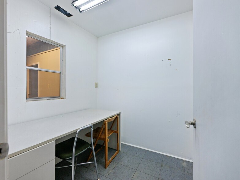 More Photos Of 1225 Royal Dr, Conyers Warehouse For Lease