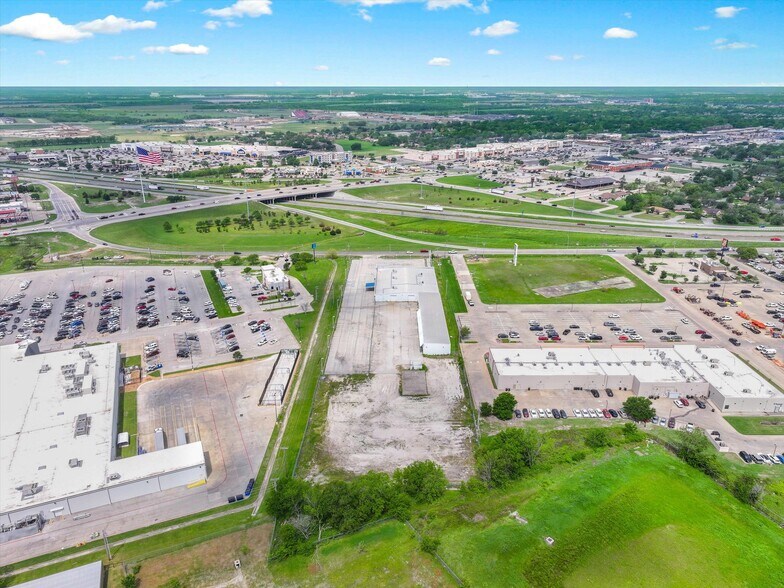 More Photos Of 7311 I-30 E, Greenville Distribution For Sale