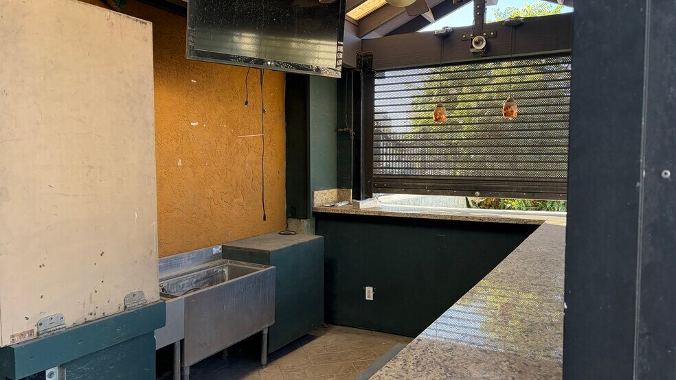 More Photos Of 150-154 Grand Ave, Escondido Restaurant For Lease