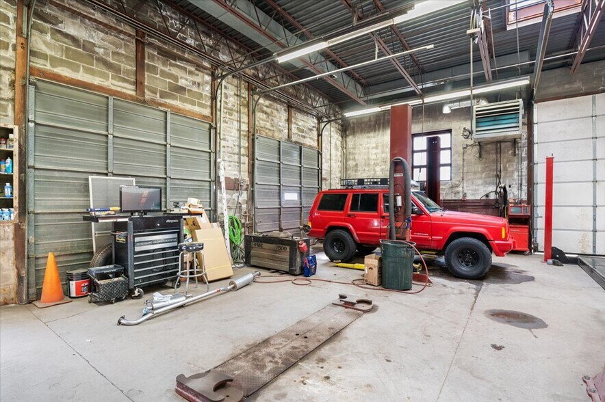 More Photos Of 45845 Cr-48, Southold Auto Repair For Sale